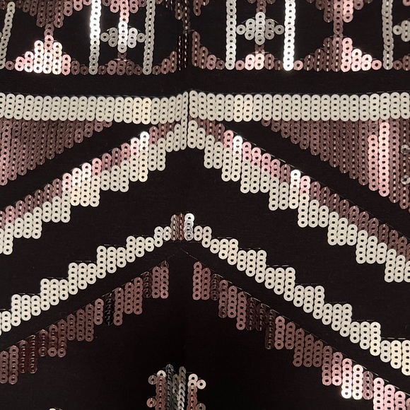 New EXPRESS Y2K Black White Silver Copper Sequined Aztec Stretch Mini Skirt - Picture 3 of 3